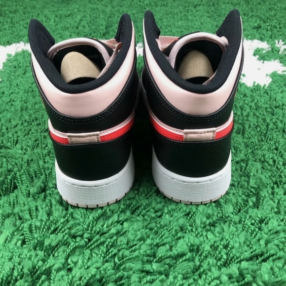 Nike Air Jordan 1 Mid GS Atmosphere Black Pink 6.5Y Women's 8 554725-604 - Picture 5 of 9